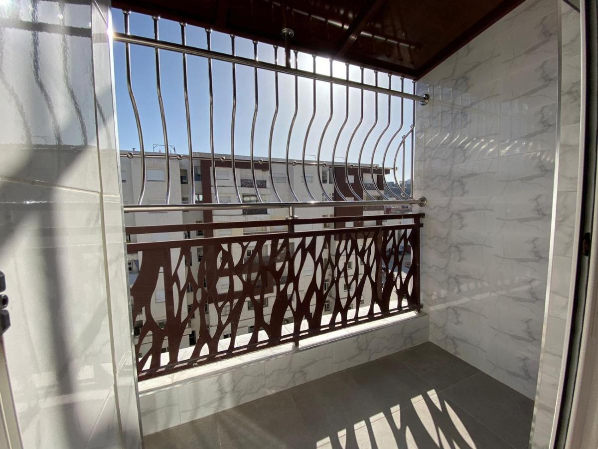 La Perle Du Detroit : Appartement Familial A Mesnana Golf Tanger. Bagian luar foto
